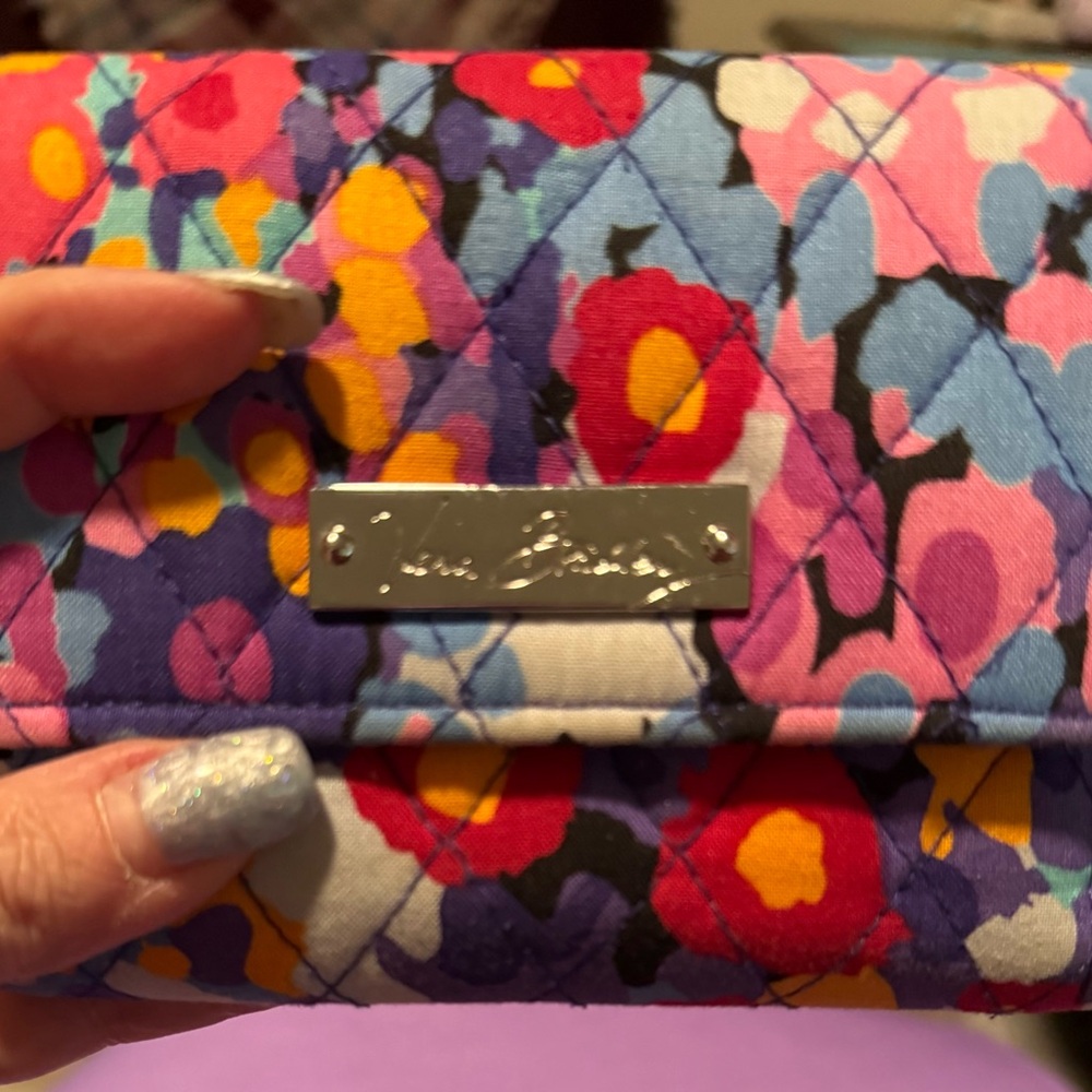 Vera Bradley Petite Trifold Wallet. Impressionista Pattern. EUC - Picture 4 of 10